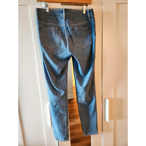 Old Navy Rockstar 24/7 Sculpt Super Skinny Mid-Rise Jeans | Size 6 - Picture 3 of 7